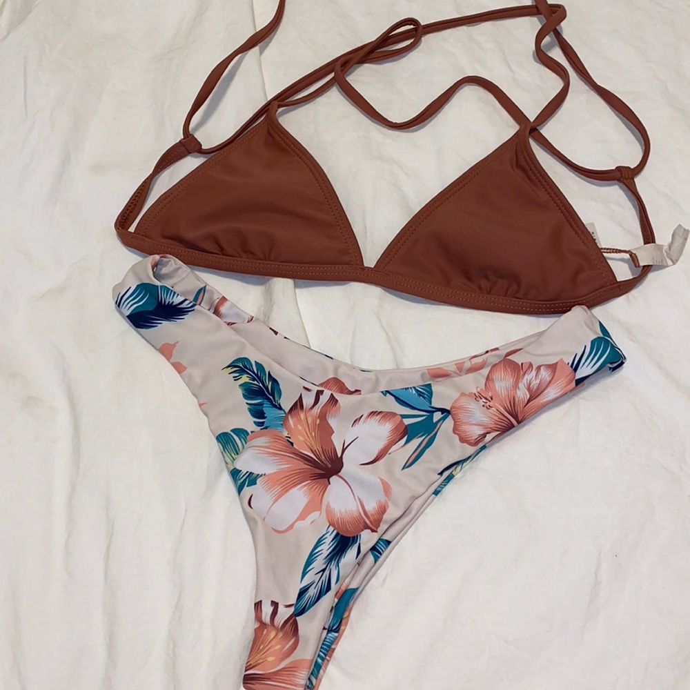 Small bikini set